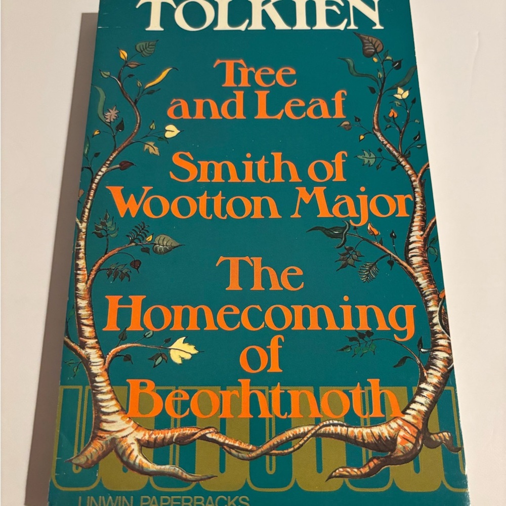 Tolkien Paperback Boxed Set - Picture 12 of 15
